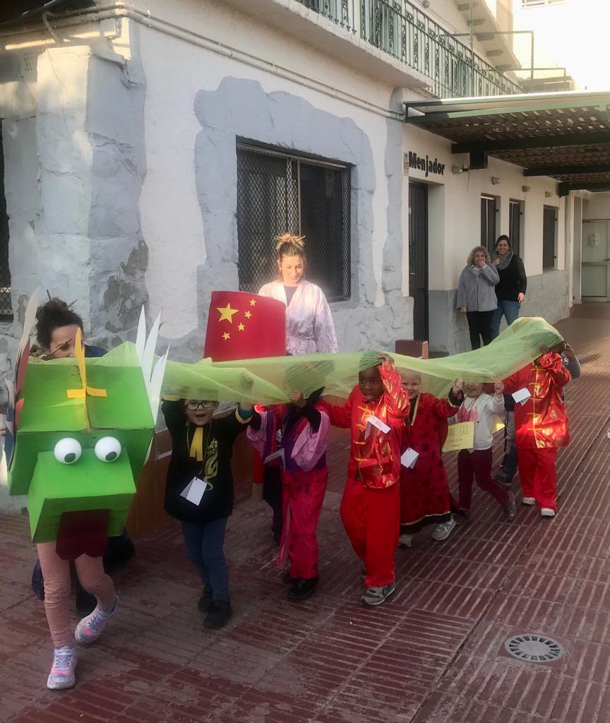 A Cicle Infantil ja ho presagiaven el curs passat amb la celebració de l’any nou xinès! A partir del proper curs 24/25, el nostre alumnat aprendrà xinès dins l’horari lectiu!
Agraïts! Xièxiè! 謝謝! 🤝🇨🇳
<a href="/CentreXines/">Centre Cultural Xinès</a> 
#Viladecans #SomTeide #Plurilingüisme #Innovacio