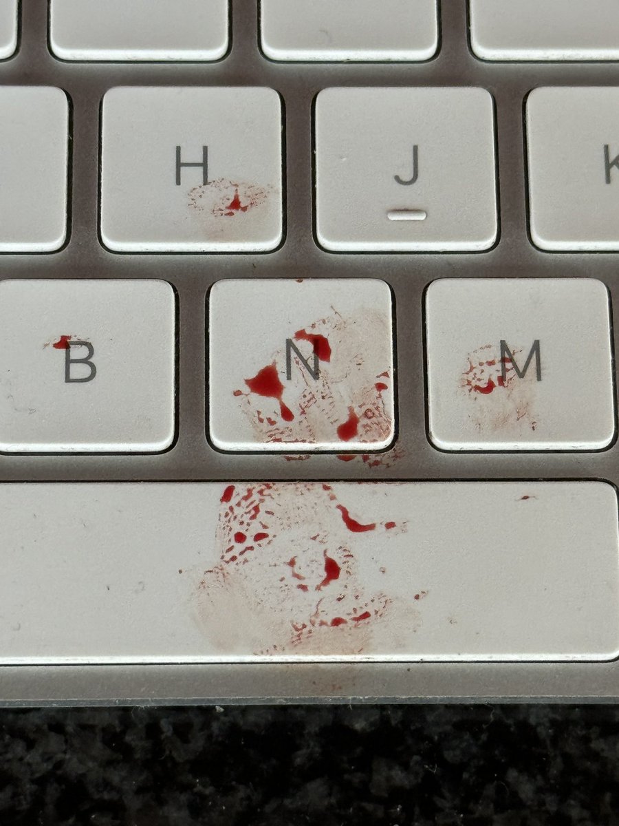 Hung Lee tweet media