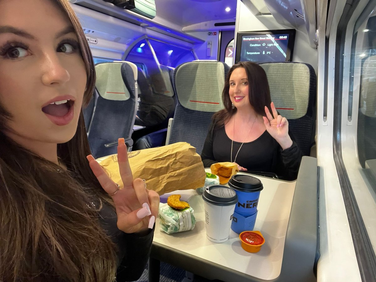 London bound with mom for a weekend of fun. Gutted Ja Rule cancelled but west end here we come! @Ezzyb36 #London #girlieweekend #motheranddaughter #westend #fun