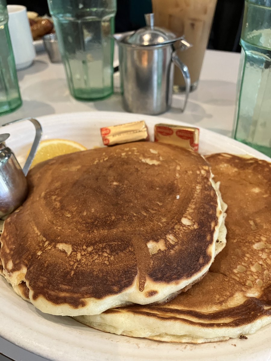 アメリカでの食事は普通に美味しかったんですがこうして振り返ると炭水化物率高いですね
でも美味しかったなあ 