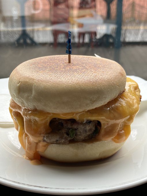 アメリカでの食事は普通に美味しかったんですがこうして振り返ると炭水化物率高いですね
でも美味しかったなあ 