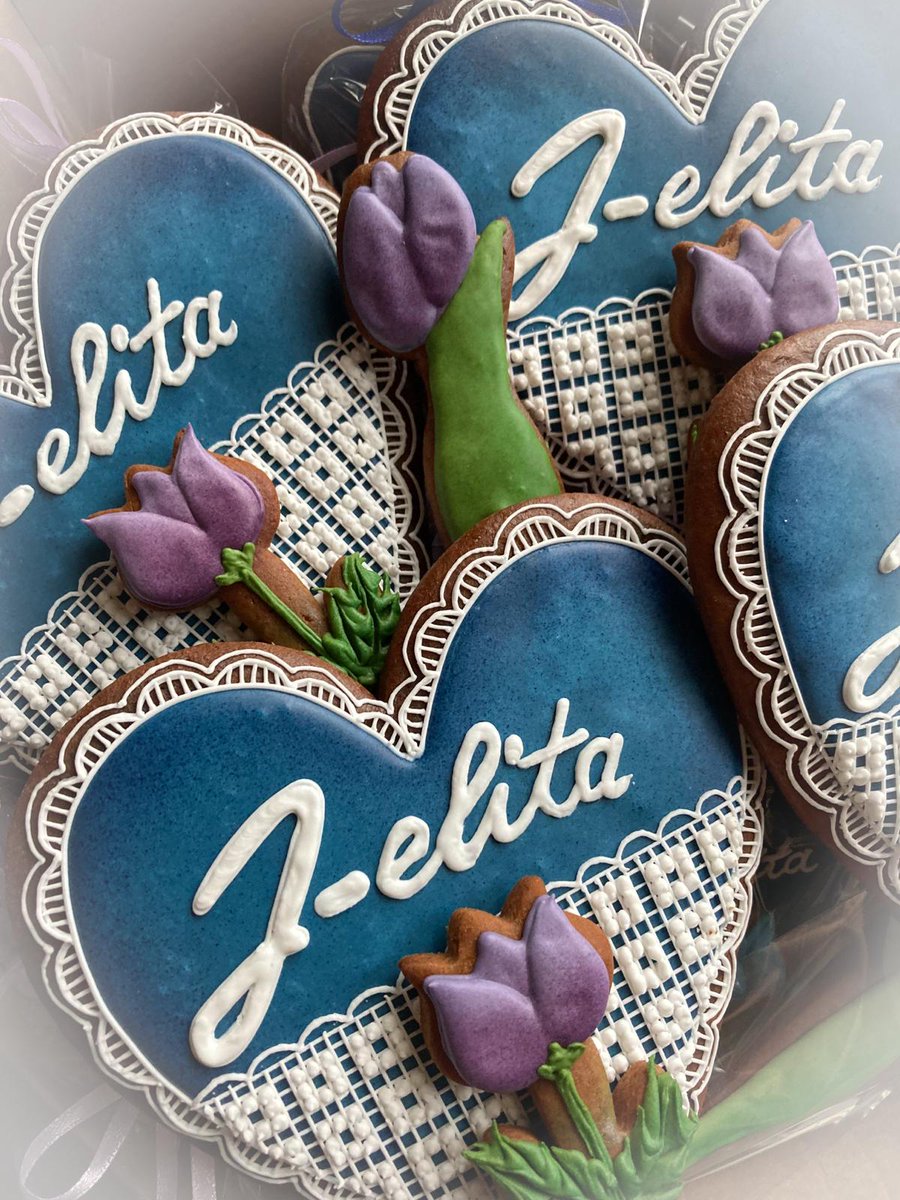 drRobinDud's tweet photo. We're starting in week, so let's invite you to Wrocław  for Education Days ✍️🤓with J-elita 

Gingerbreads🍪🍯 are baked, painted 🎨🖌️with natural dyes & packed, waiting for 👧👨👩‍🦳pts
& as 🎁to🗣️speakers

#malnutrition 
👶#epidemiology
#prehabilitation
🤰#lactation
#COVID19
🆕💊
