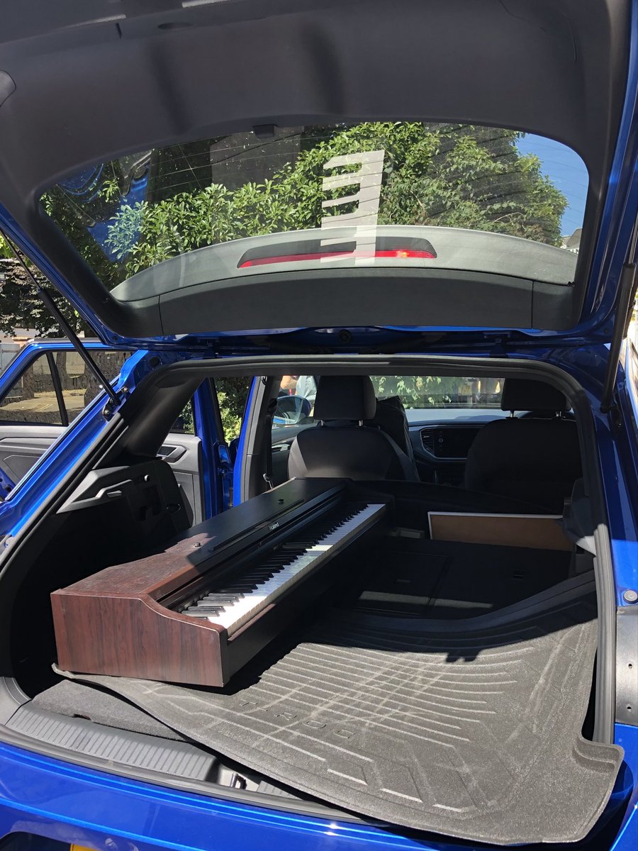 Proof - piano keyboard in a medium sized hatchback, as discussed with @nickeardleybbc on @bbc5live Breakfast. The stand fitted in as well. Altogether now…Sing us a song, you’re the Piano Car… 🎶