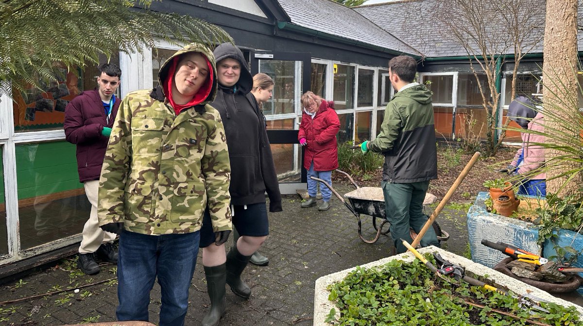 Spring has sprung at Camborne's Foundation Learning Sensory Garden 🌱 Our entry level 1 & 2 Independence Group have been working hard to revitalise their outdoor space, starting with weeding & clearing out old plants 🌷🌳🌱 #SustainableGardening