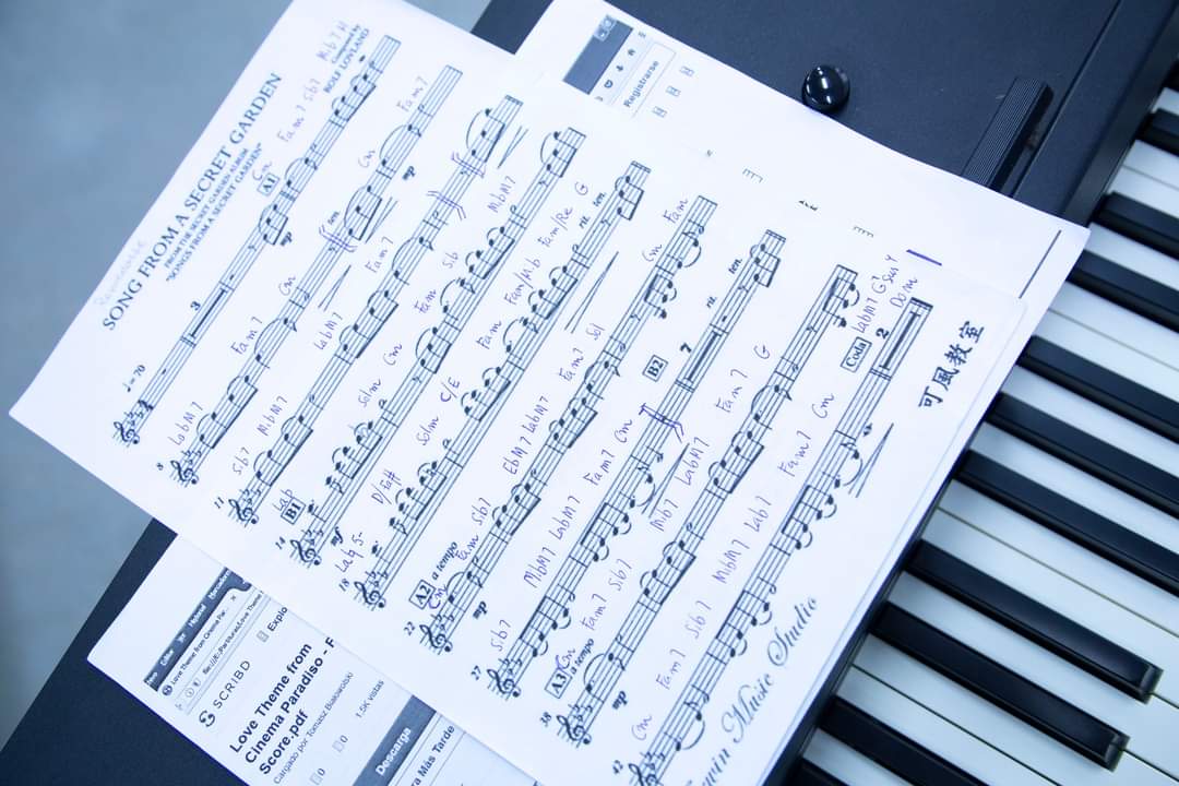 El pasado 2 de febrero tuvo lugar el evento "Vivir con música" en la Facultad de Económicas de la <a href="/UA_Universidad/">Universidad de Alicante UA</a>

Una jornada que difrutamos mucho gracias a Fernando Botella <a href="/fb_think/">fernando botella</a>, CEO de Think&amp;Action, y al director de orquesta Daniel Abad Casanova.

#CBDecisiones