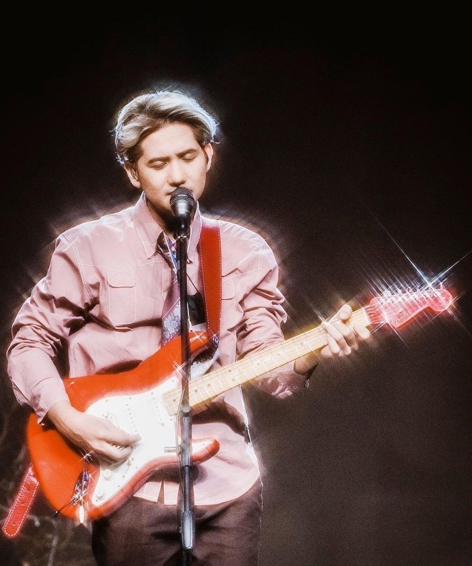 ruzzyfanclub's tweet image. เอาจริงๆปะ ใครไม่เจอพี่รัฐตัวจริงคืออาจจะไม่เข้าใจได้ว่าทำไมถึงมีแต่คนเครซี่ฮี หล่อขนาดนั้นเลยเหรอ เออ ราวกับโดนมนต์แม่มดสะกดพลันเลยแหละ รักแรกพบจริงๆ