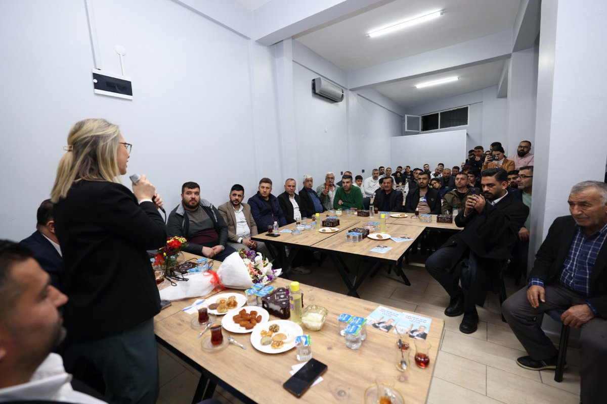 SAITBASDAS's tweet photo. Belediye Başkan Adayımız Sn @CeydaBC35 ile Mardin Nusaybin Görentepe Yardımlaşma ve Dayanışma Derneği’nde hemşehrilerimizle günün son buluşmasını gerçekleştirdik.

Hemşerilerimiz ablalarını bağrına bastı. Ve karşılıklı sözler verildi. 😇 Hizmet için, Gelişim için Tam Zamanı… https://t.co/AYwdBtb3xh