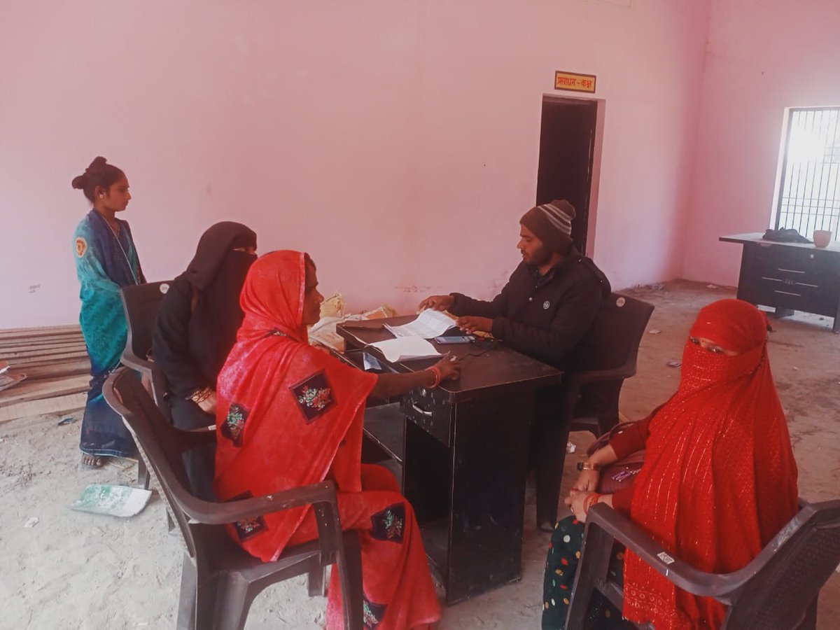 ChiefSecyUP's tweet photo. आज बड़ी प्रसन्नता का विषय है कि उत्तर प्रदेश ने 'सर्वजन हिताय' की परिकल्पना को साकार करते हुए सम्पूर्ण भारत में शीर्ष स्थान पर कायम रहते हुए 05 करोड़ से भी अधिक आयुष्मान कार्ड बनाने का आंकड़ा पार किया है। पिछले 01 वर्ष में रिकॉर्ड 2.80 करोड़ से भी अधिक आयुष्मान कार्ड बनाए गए हैं। https://t.co/ha0MqjW8GM