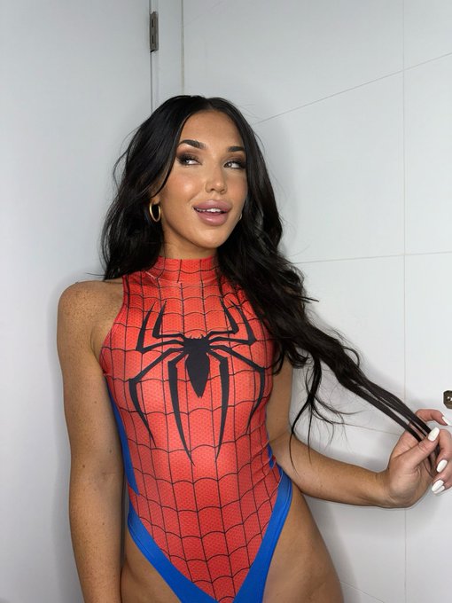 my spider senses aren&rsquo;t the only thing tingling tonight https://t.co/yhAdNbdBYT
