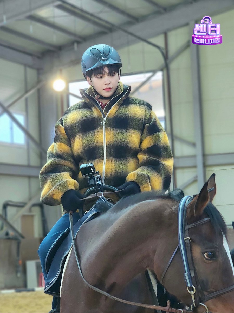 studio_pmz's tweet photo. [그센아 EP.11 포토타임📸]

오직 내 꿈은 쭈웅즈야💫
Love or Die...

매주 수요일 오후 6시 [그 센터는 아니지만] 

#크래비티 #cravity #형준 #HYEONGJUN #차웅기 #chawoongki #그센터는아니지만 #그센아 #픽모지 https://t.co/gF7pSVh13L