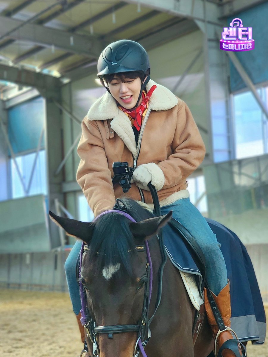 studio_pmz's tweet photo. [그센아 EP.11 포토타임📸]

오직 내 꿈은 쭈웅즈야💫
Love or Die...

매주 수요일 오후 6시 [그 센터는 아니지만] 

#크래비티 #cravity #형준 #HYEONGJUN #차웅기 #chawoongki #그센터는아니지만 #그센아 #픽모지 https://t.co/gF7pSVh13L