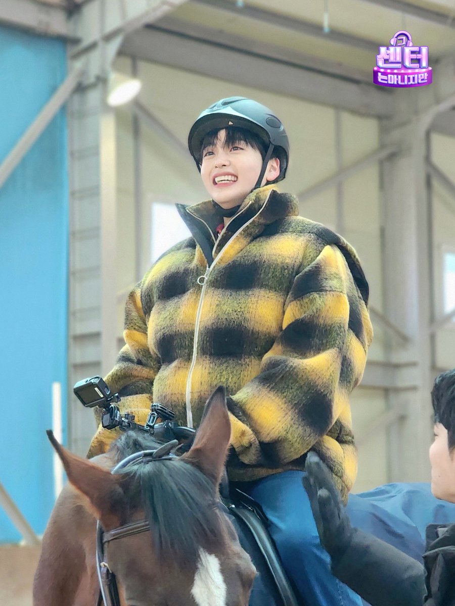studio_pmz's tweet photo. [그센아 EP.11 포토타임📸]

오직 내 꿈은 쭈웅즈야💫
Love or Die...

매주 수요일 오후 6시 [그 센터는 아니지만] 

#크래비티 #cravity #형준 #HYEONGJUN #차웅기 #chawoongki #그센터는아니지만 #그센아 #픽모지 https://t.co/gF7pSVh13L
