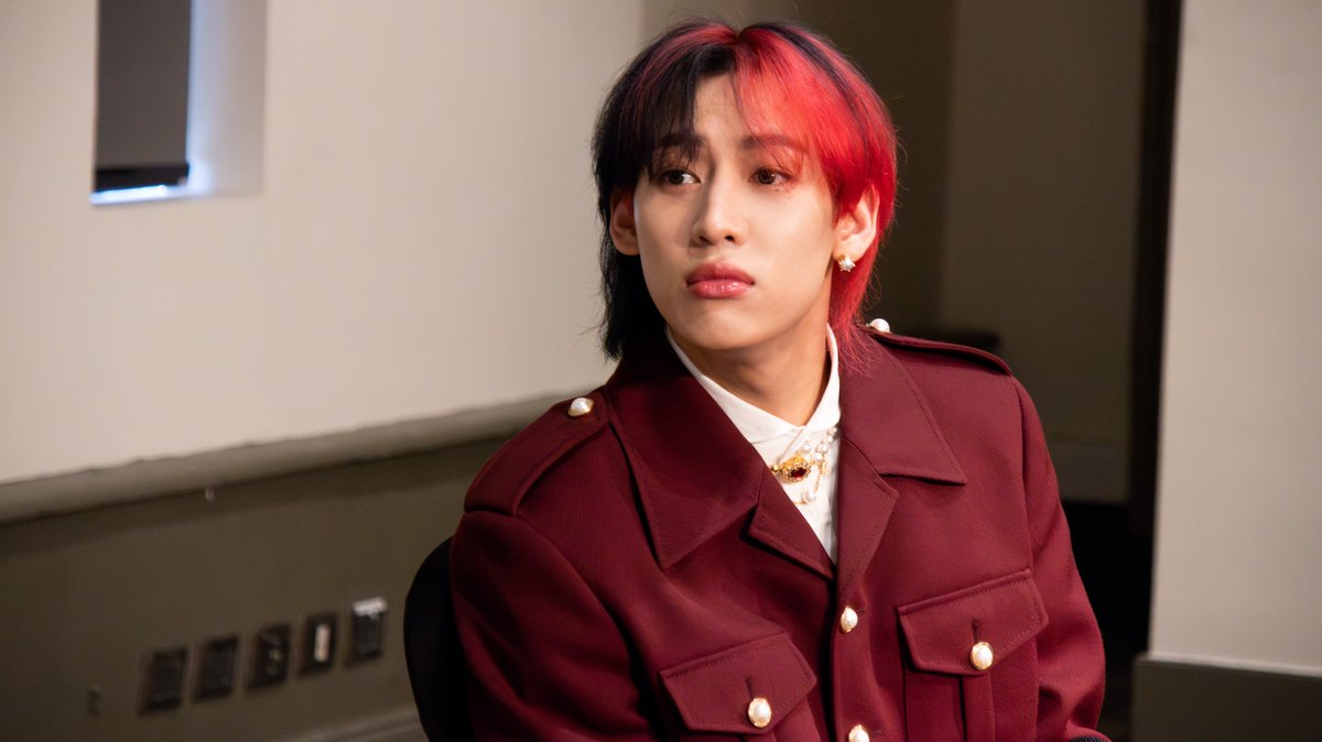 BAMBAMxBAMMIE's tweet photo. [#BBPIC📸]
⠀
[AREA 52] in Santiago, Chile 🇨🇱💚 
⠀
BamBam’s PICK for IGOT7🐥✨
⠀
#뱀뱀 #BamBam https://t.co/2WJDDIKb4a