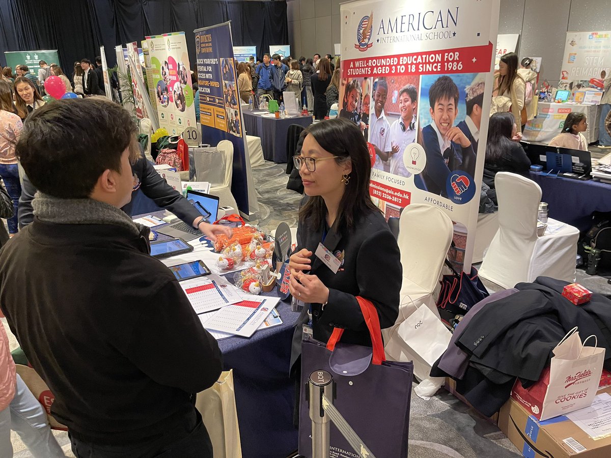 Sharing best practices and celebrating our well rounded through school education @aishongkong #InternationalSchoolsFair with @DoctorBaumA @MrsMorrisonEDU @asimpsonEDU @zpostedu @Meg_Rob22