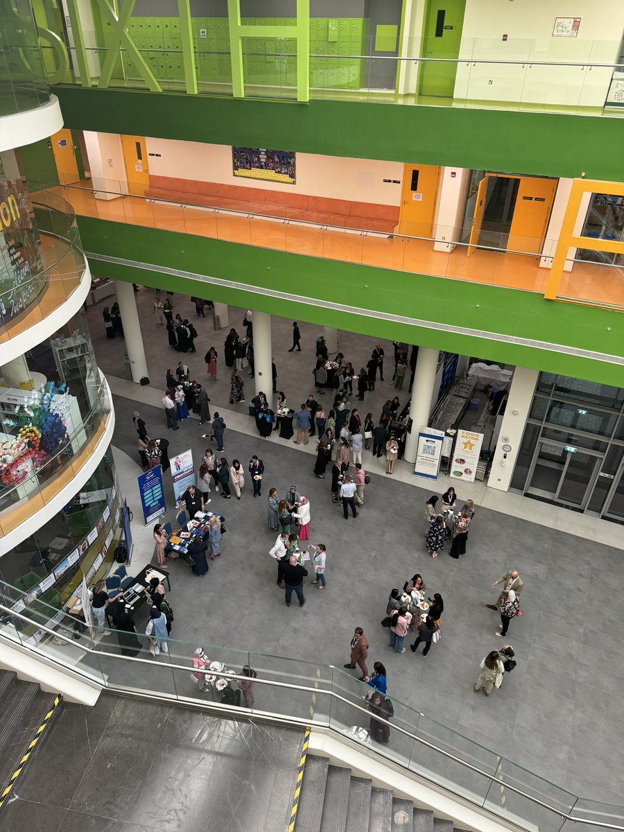 What’s the collective noun for 400+ teachers arriving, excited to learn, meet and collaborate at a free teaching conference? #ADTC2024
