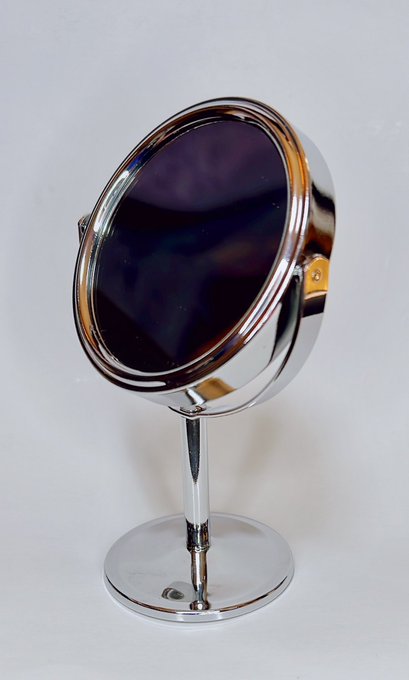 100均で売ってたスタンドミラーが優秀すぎる件 