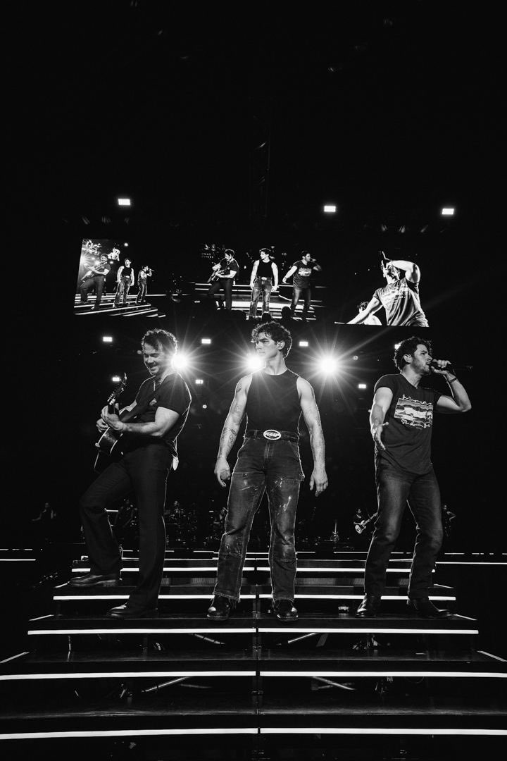 joejonas's tweet photo. AUSSIE! AUSSIE! AUSSIE! 🇳🇿 https://t.co/KRfMOEOu03