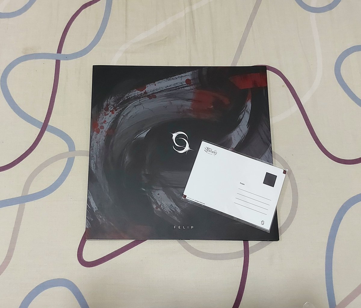 _fjsuson's tweet photo. wts lfb 
- QYOP 
- superiorson x bulan unsigned vinyl
- instant film NOT included (postcard and vinyl only)

✨good condi 
✨payo
✨rfs: need funds 
✨️no rush shipping https://t.co/xu8xUWUiFv