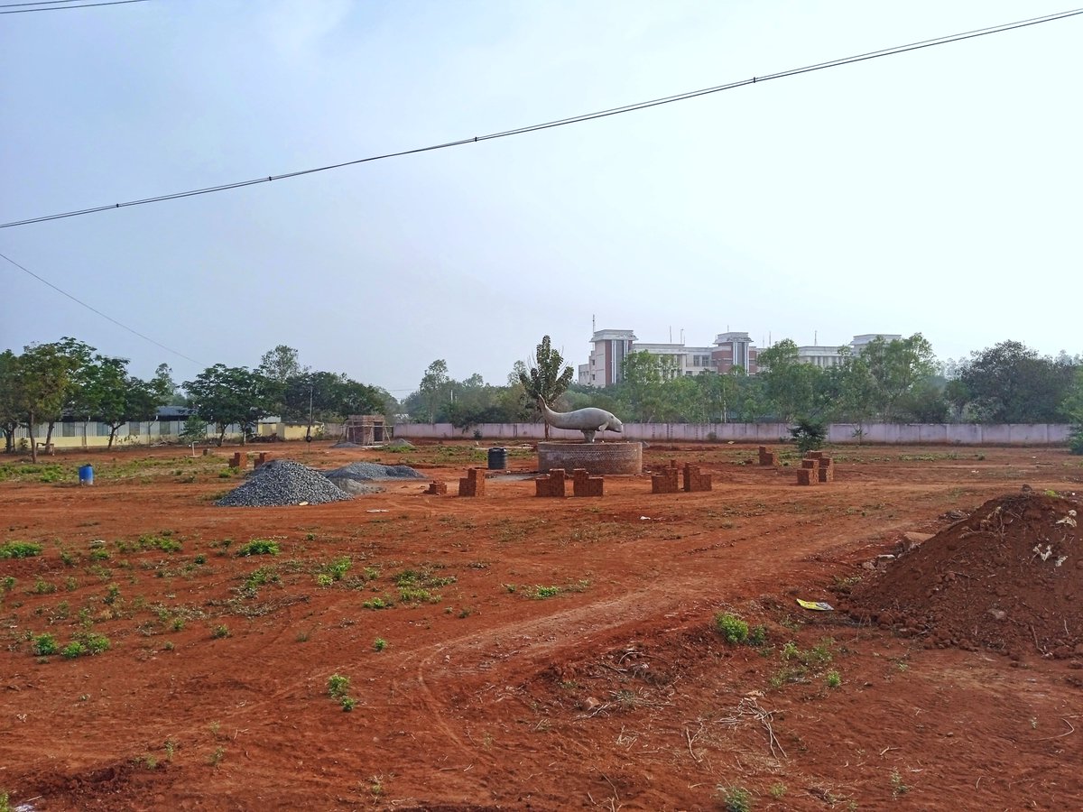 #ParkUpdate 🆕

Upcoming New Green Park in #Thanjavur with beautiful Dugong (கடல் பசு) statue in the centre of the Park !! 🦭⛲🪴

Status: 🚧🚜🏗️

📍near, Collectorate
Trichy - Thanjavur Highway
Pillaiyarpatti (P), #Thanjavur 

#SaveDugong #MarineMammal 
#Thanjavur #Parks 🦚