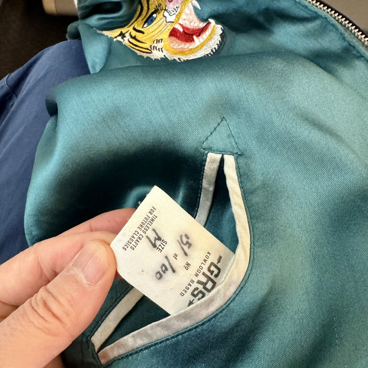 よく着てるジャンパーが限定物だと知ったなふ。得した気分❣️