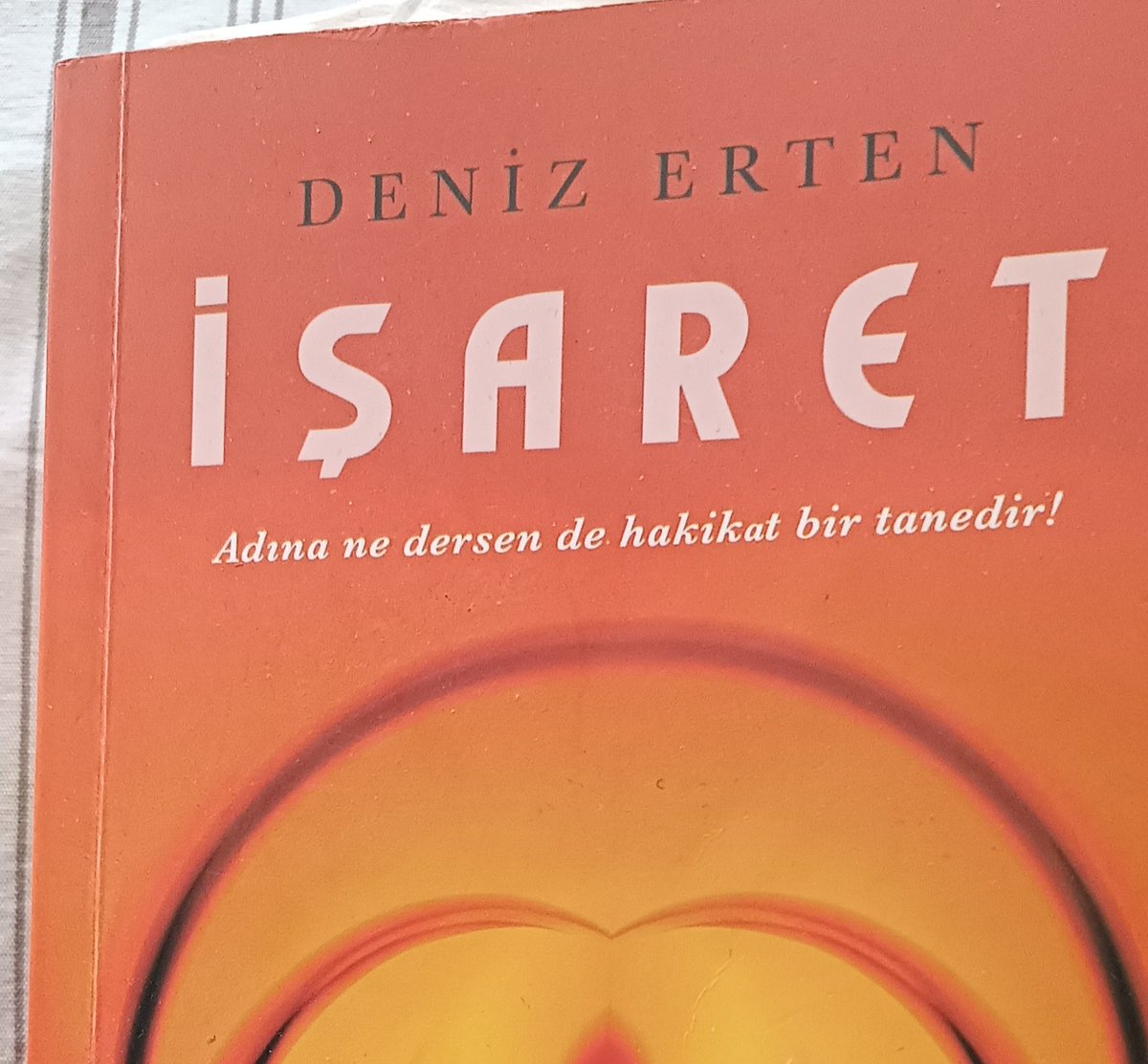 Görmek isteyenler için yeterince ışık, istemeyenler için yeterince karanlık vardır. 🍀