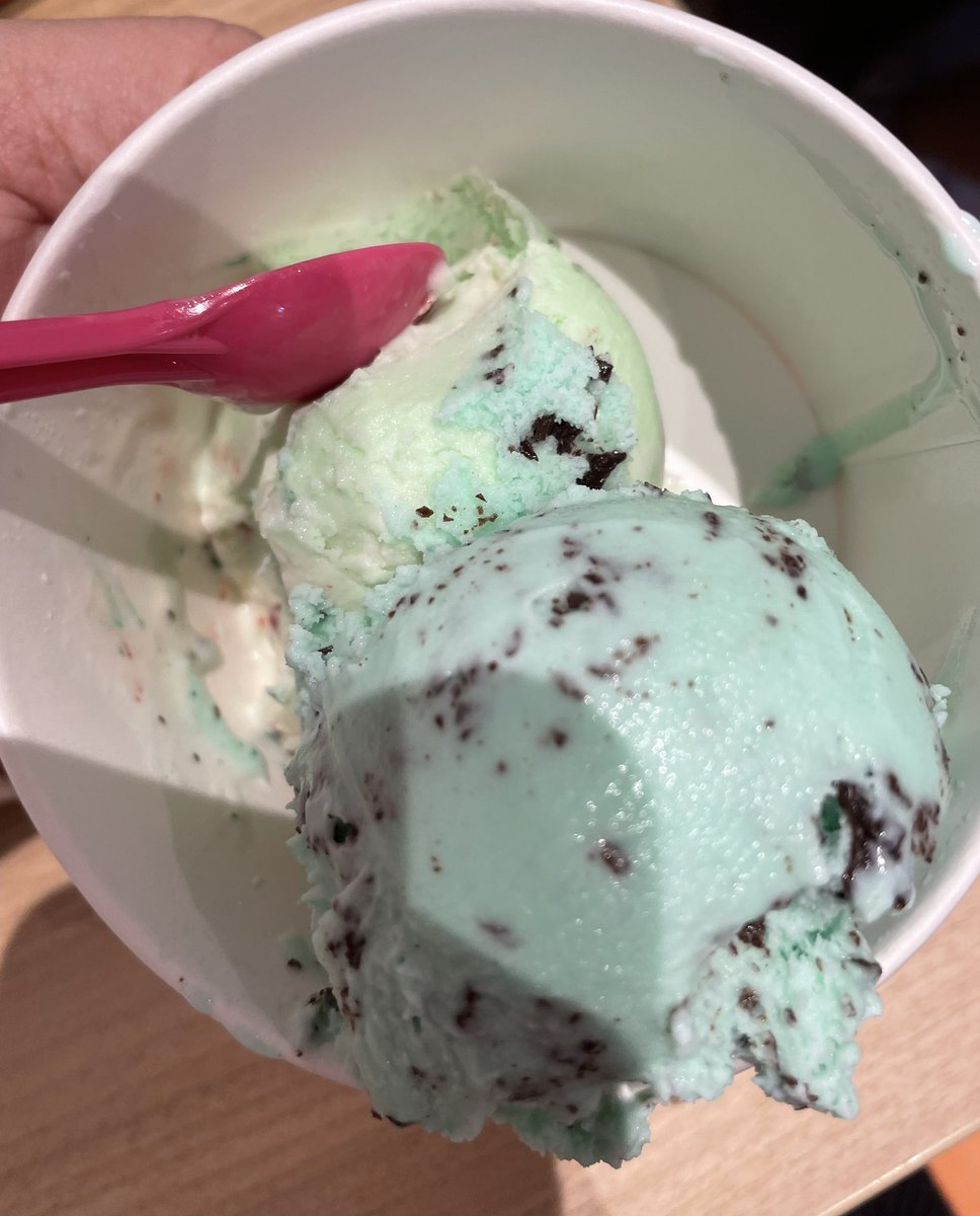 生まれて初めてチョコミントとポッピンシャワー食べてるなう

チョコミントとか大人になったなう

<a href="/whisky_taro_/">湯♨️</a> 
@sonsofwine
