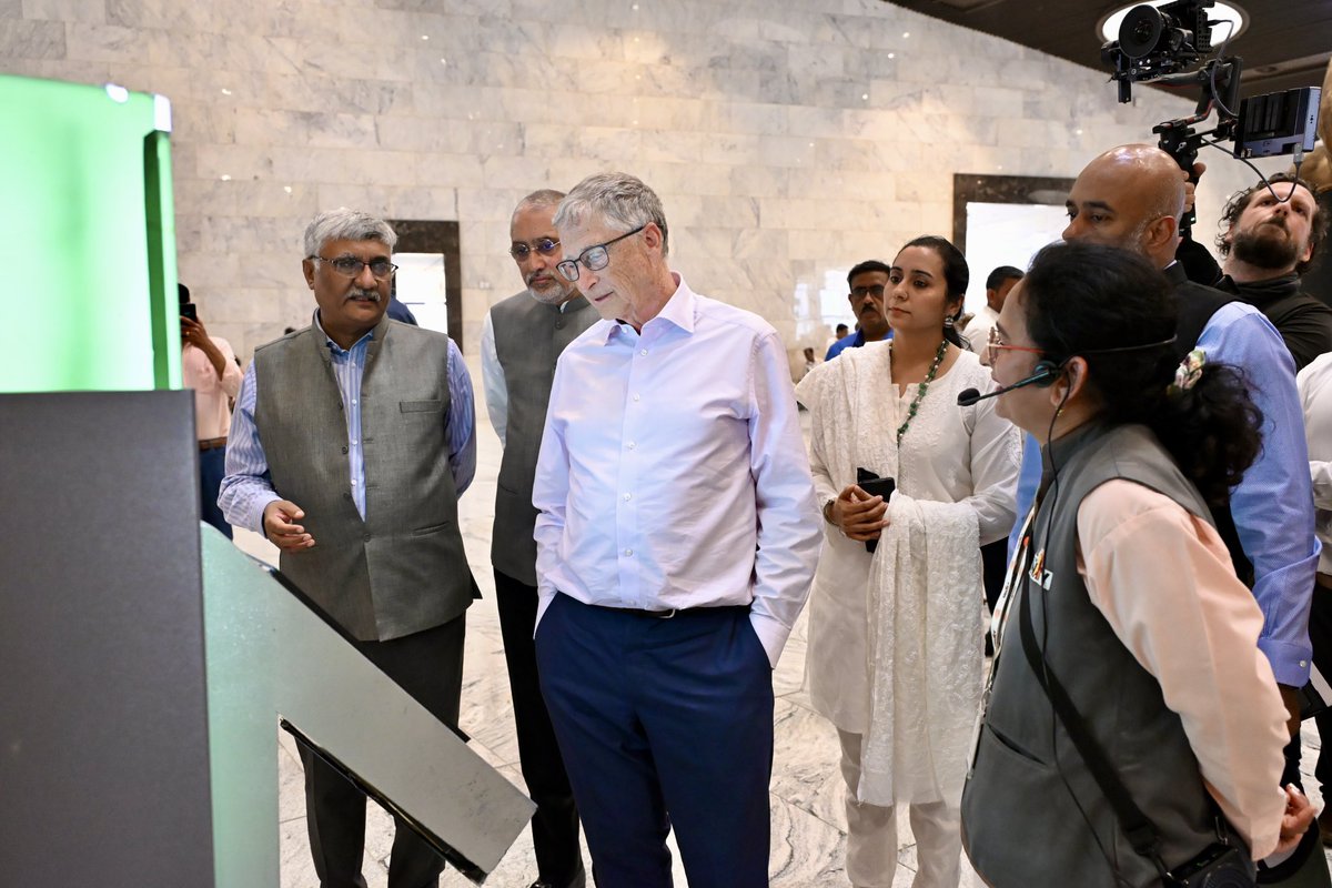 Honoured to welcome Microsoft co-founder @BillGates at the marvellous Statue of Unity, spoke to him about Sardar Patel’s immense contribution towards nation building.