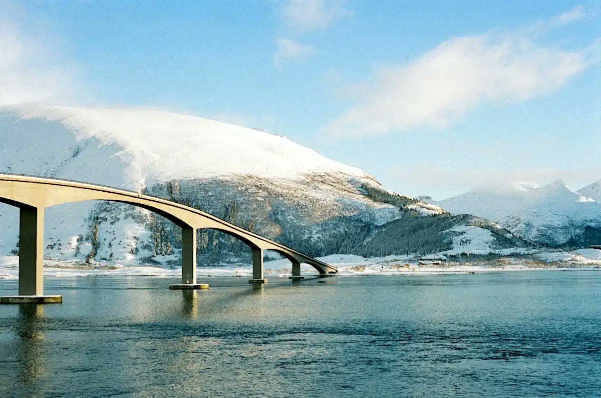 Die Landschaft Norwegens auf einem Roadtrip erkunden: Co-Autor Sebastian war im Januar für zwei Wochen im Norden Norwegens unterwegs und hat seine Tipps zusammengefasst. Neu im Blog: people-abroad.de/blog/norwegen-… #norwegen #roadtrip #reisen