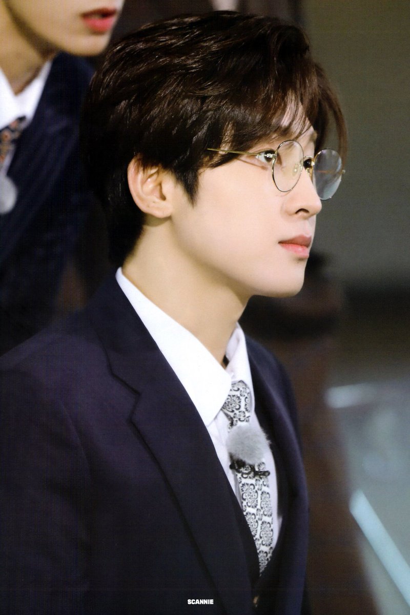 wwlake's tweet photo. 너뮤근사하게생김.. https://t.co/NrxOtE7eco