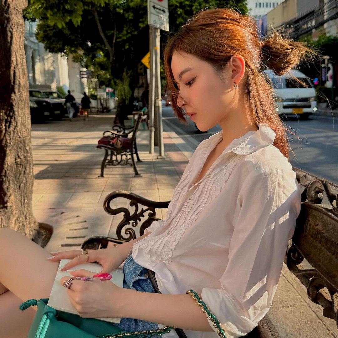 allinprim's tweet photo. She radiates first love vibe🥹🤍
#primiily #Loeweflamenco #ValentinoSpring24 https://t.co/wPO7cFaCik