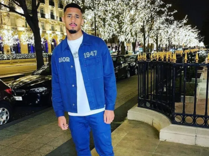 A thread of crazy things that Saliba owns at 22 (videos included)!

You'll be surprised!😁