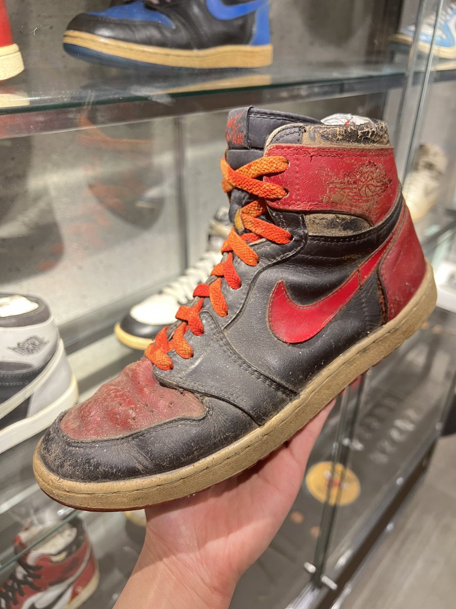 thekickscafe's tweet photo. #thekickscafe #sneakerdining #スニーカーダイニング #80s #airjordanoriginal #1985jordan #ナイキ #ジョーダンオリジナル #エアジョーダン #エアジョーダン1 #ブレッド #池袋 #池袋グルメ
ℹ️thekickscafe_tokyo(Instagram)
🈺17時〜24時
⚠️月曜定休日(月曜祝日の場合は、翌平日定休日) https://t.co/tMigbd6A48