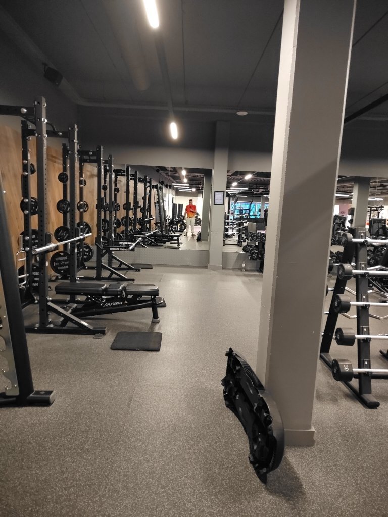 Dave76XXX's tweet image. Ik sta al in de gym met mn manke pootje wat aan mn #summerbody2027 te werken....#fitboydavey #changinglife #anytimefitness