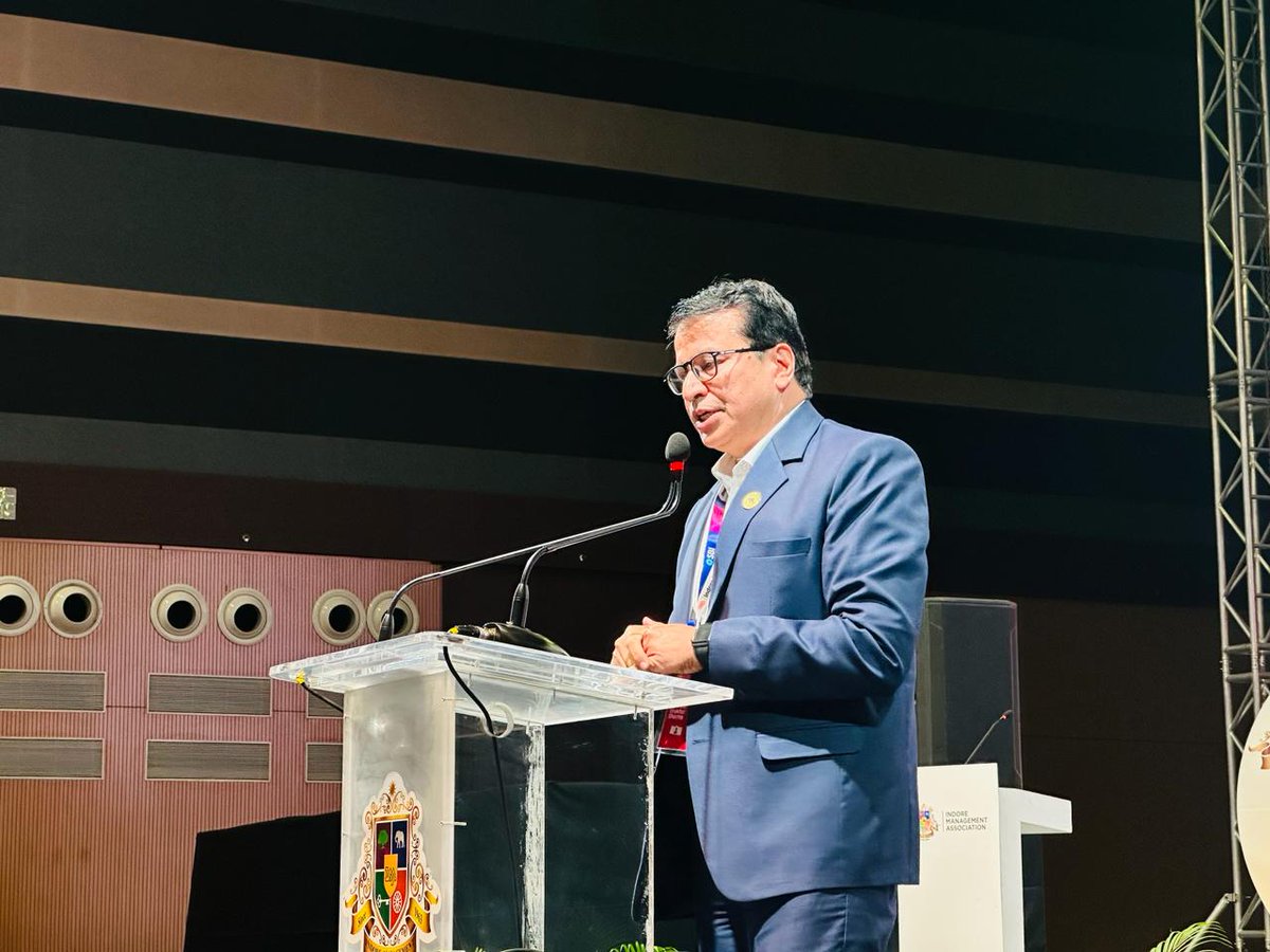 IMAIndore's tweet photo. Gratitude flows from the heart as we extend our sincerest thanks to Mr. Chander Shekhar Sharma, CGM of SBI Bhopal, for his invaluable insights and remarkable leadership.

#SBI #financetips #IMAConclave #inspiringspeakers #speakersexcellence #KeynoteSpeaker #imaindore  #Indore https://t.co/th7n5Qv1TE