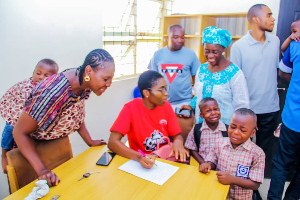 YMCAKaduna's tweet photo. It was an insightful session and enlightened time; Free drugs were distributed and genotype screening.  About 85 beneficiary during the out reach program #CommunityWellbeing
#YMCA 
#SickleCellAwareness
@Africa_YMCA
@bridge_thatgap
 @carloSanvee 
@WorldYMCA
@YMCAofLagos https://t.co/1OoR4Kev2X