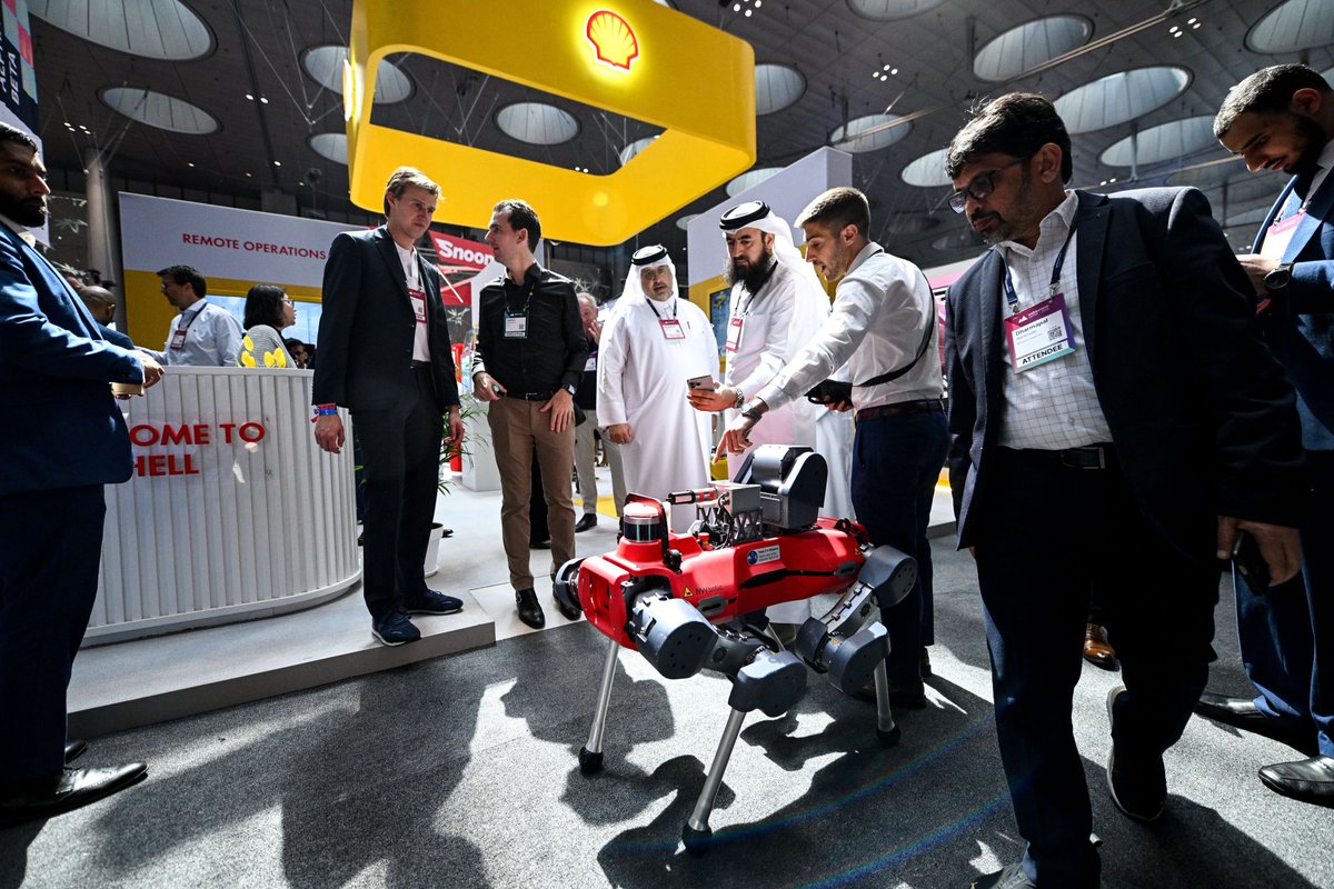 🤖🎥 #ANYmal was very interested in the keynote presentations of the Web Summit in #Qatar! We had the pleasure to participate in this event with ANYmal. Around the <a href="/Shell/">Shell</a> booth, we demonstrated the locomotion and inspection capabilities of ANYmal.