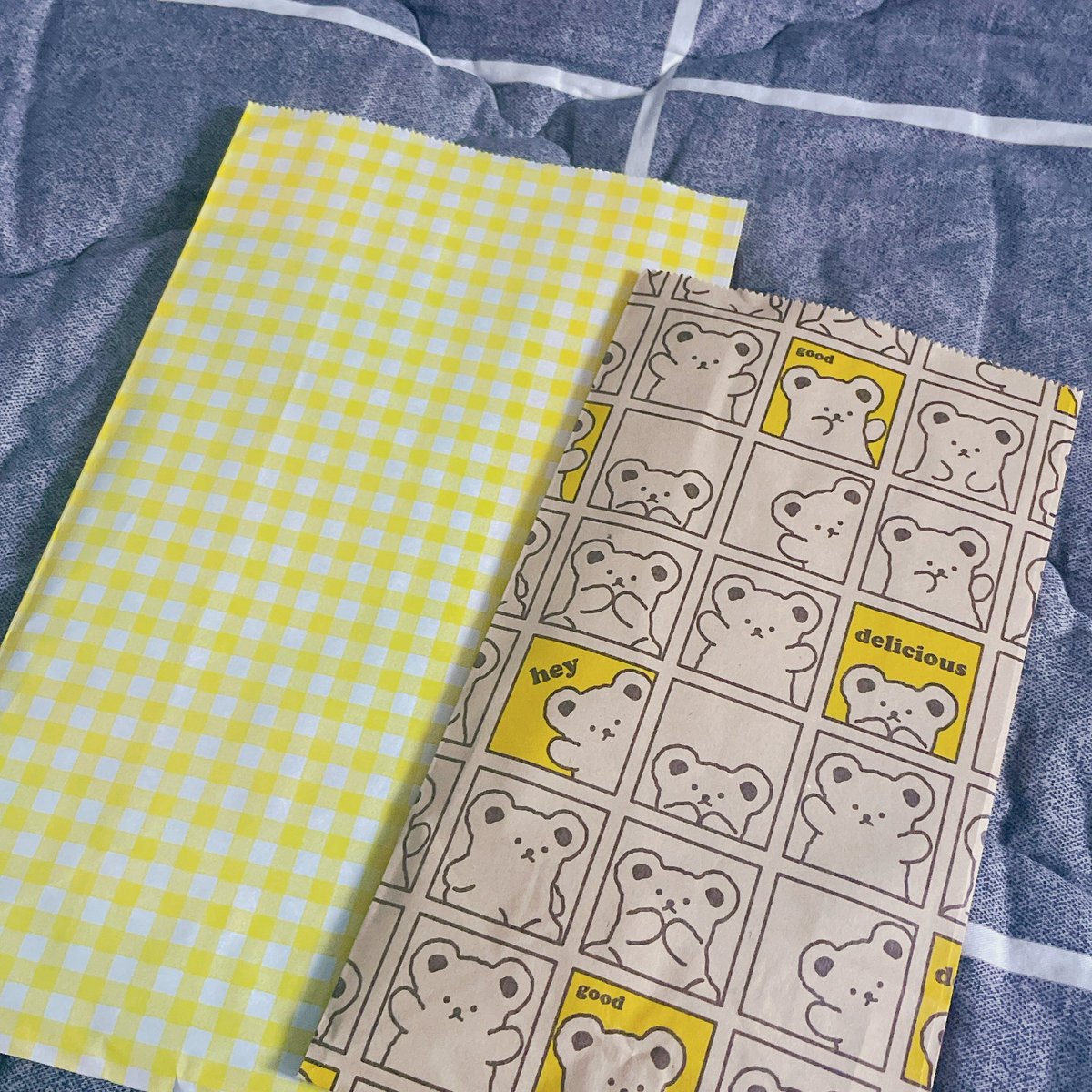 0305_AllGREEN's tweet photo. :: 공지2-2 ::

구성품이 변동된 특전은 좌측의 노란색이 아닌 우측의 크라프트 각대봉투에 담겨 제공되며, 일요일 방문시 매장 방문 시점에 따라 제공되는 특전 구성이 달라질 수 있다는 점 참고 부탁드리겠습니다. 감사합니다! https://t.co/HHGRfkukFp