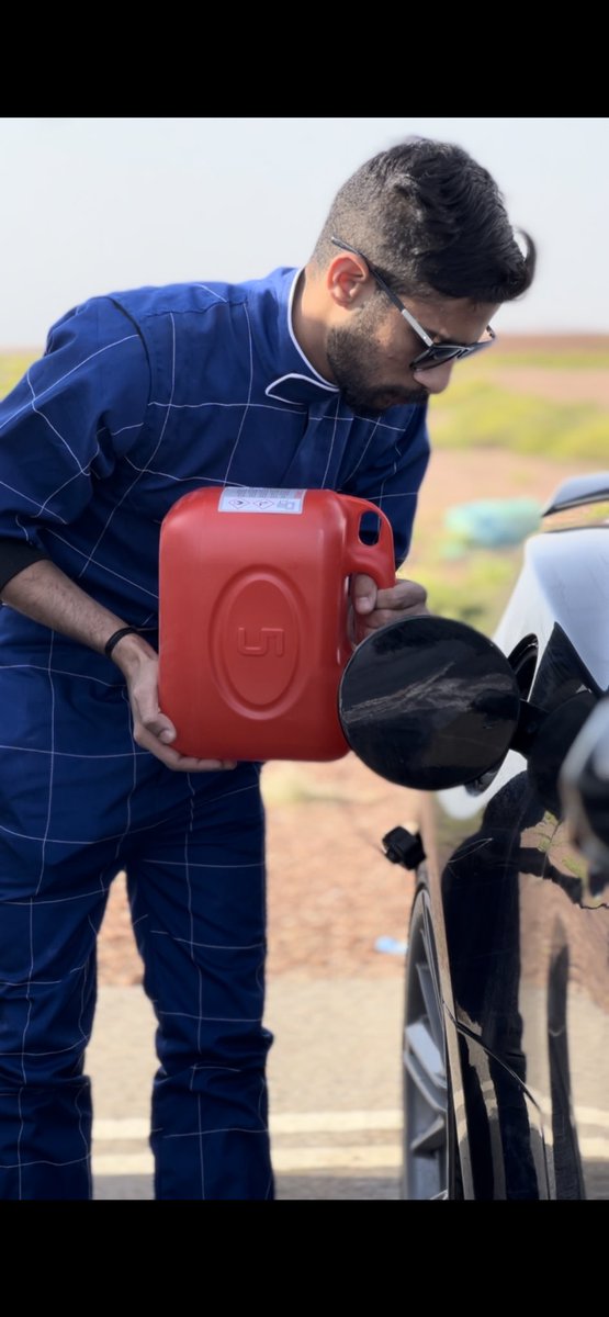 faisallawati's tweet photo. Oman drag race💙 https://t.co/QpNLCokble