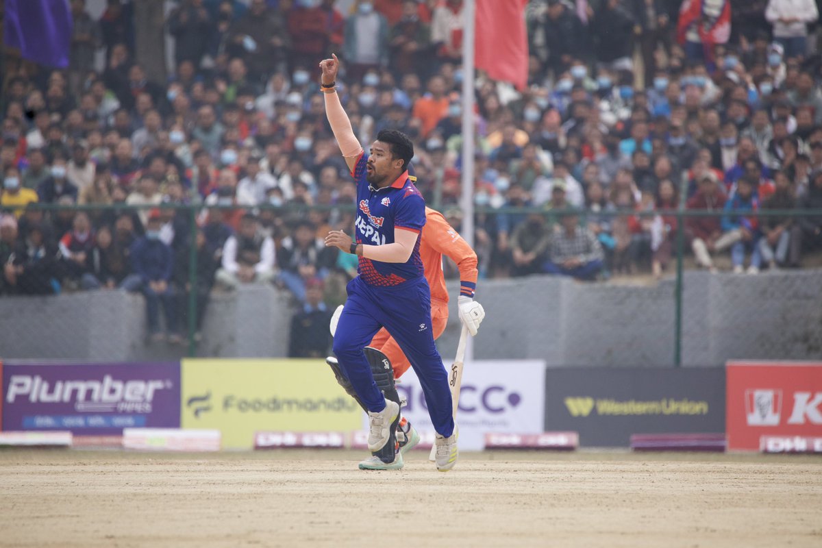 🟠Lovely atmosphere in Nepal and great bowling by the hosts. They restricted the Dutch to 120/10. Follow the chase live via: m.youtube.com/watch?v=gSbgwx… #ICC #kncbcricket #haveaniceday