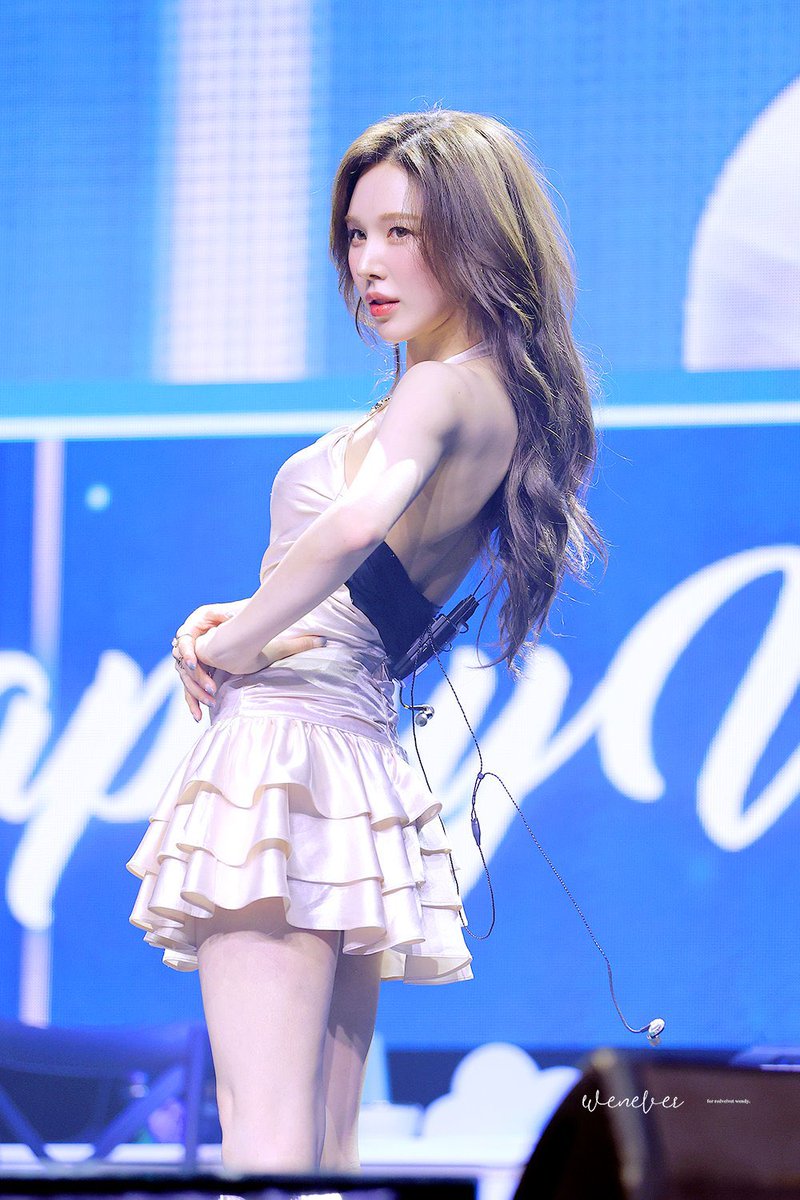 cherish_wendy's tweet photo. 완아 !!! 사랑해 나는 여전히 내 자리에서 널 사랑하고있어 💙 https://t.co/ijG9bFBgb5