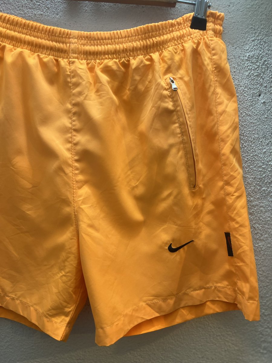 Lair_nara's tweet photo. RECOMMEND ITEM
nike
shorts

～ご質問ございましたら、DM、コメントでお願いいたします～ 通販もおこなってます～

Instagram→https://t.co/pgOSOEfpt1… …
HP→ https://t.co/JFoLvgJfPX
#奈良 #奈良古着屋 #nara #油阪 #刺繍 #アブラサカ #lair #レアー #古着屋 #奈良町 #ならまち #used https://t.co/HK8jjtauY7