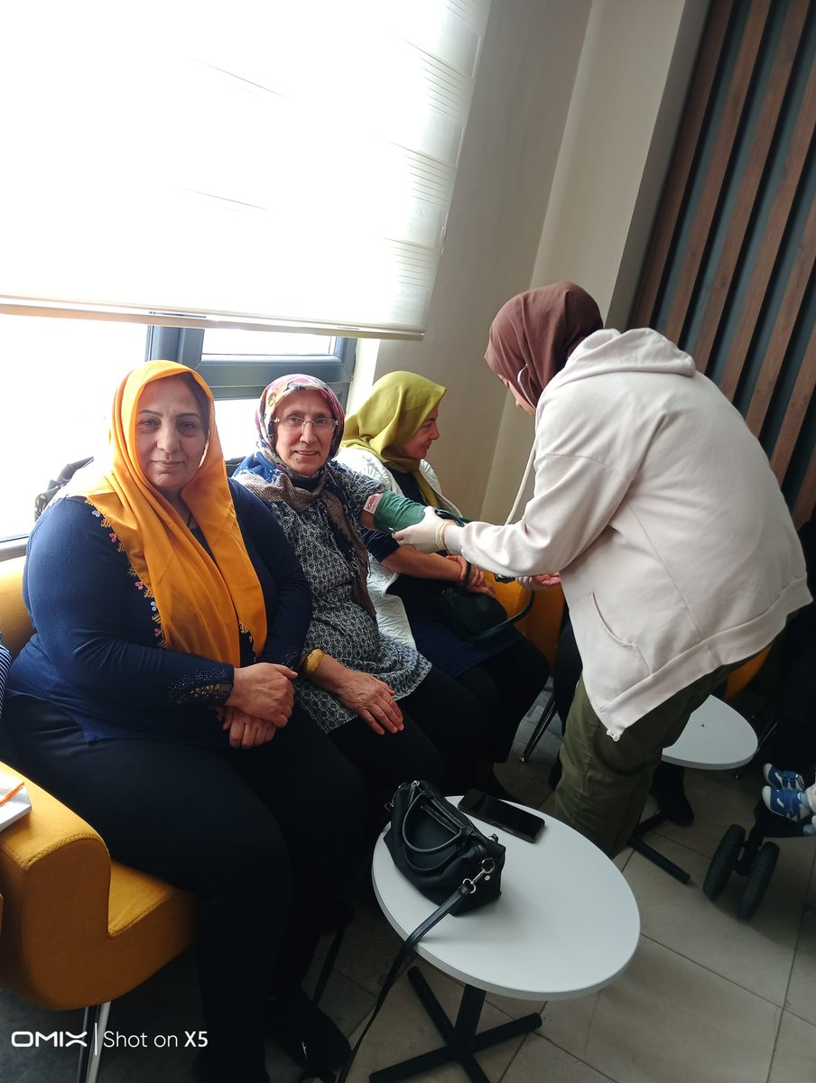 Emirdagkadkulev's tweet photo. Kadın Kültür Evimizde bu hafta Cuma sohbeti çıkışı kadınlarımıza Pastacılık Atölyemizde üretilen ürünler ikram edildi. Kadınlarımızın tansiyon ölçümleri gerçekleştirildi. @osmanerenbilici @serkankoyuncu03 @afyonkulturevi https://t.co/CZXN9A893l