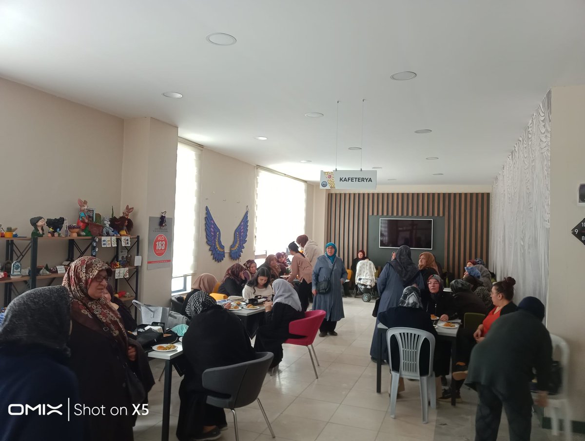 Kadın Kültür Evimizde bu hafta Cuma sohbeti çıkışı kadınlarımıza Pastacılık Atölyemizde üretilen ürünler ikram edildi. Kadınlarımızın tansiyon ölçümleri gerçekleştirildi. <a href="/osmanerenbilici/">Osman Eren Bilici</a> <a href="/serkankoyuncu03/">Serkan Koyuncu🇹🇷</a> <a href="/afyonkulturevi/">Afyonkarahisar Kadın Kültür Evleri</a>