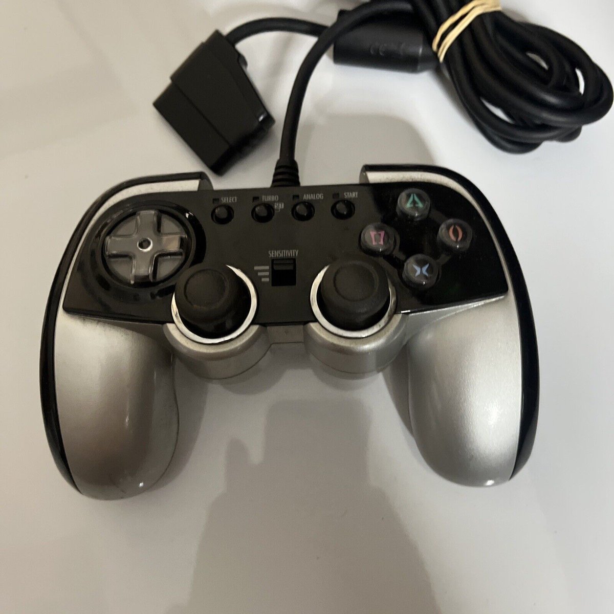 UnitRetro's tweet image. Cyber Gadget Sony PlayStation 2 PS2 Controller with Auto-Fire is a convenient and efficient gaming accessory that enhances the gameplay experience on the Sony PlayStation 2 console.  
#CyberGadget
#PS2AutoFire
#TurboController
#RapidFire 
retrounit.com.au