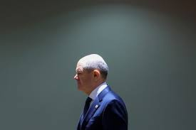 Wenn man seine Unfähigkeit mit einer Riesenportion Arroganz kaschiert, gefährdet man als @Bundeskanzler die innere und äußere Sicherheit nicht nur in 🇩🇪, sondern in ganz Europa. Stärke und Handeln ist jetzt gefragt, das Parlament sollte nun den Kanzler treiben, nicht nur folgen.