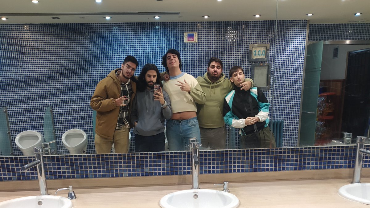 SirAdamIV's tweet photo. A conquistar Madrid 
@Alapo_lla @Eloyshda @antonio_mar17 @snowwyfgc https://t.co/arfc7GbWW7