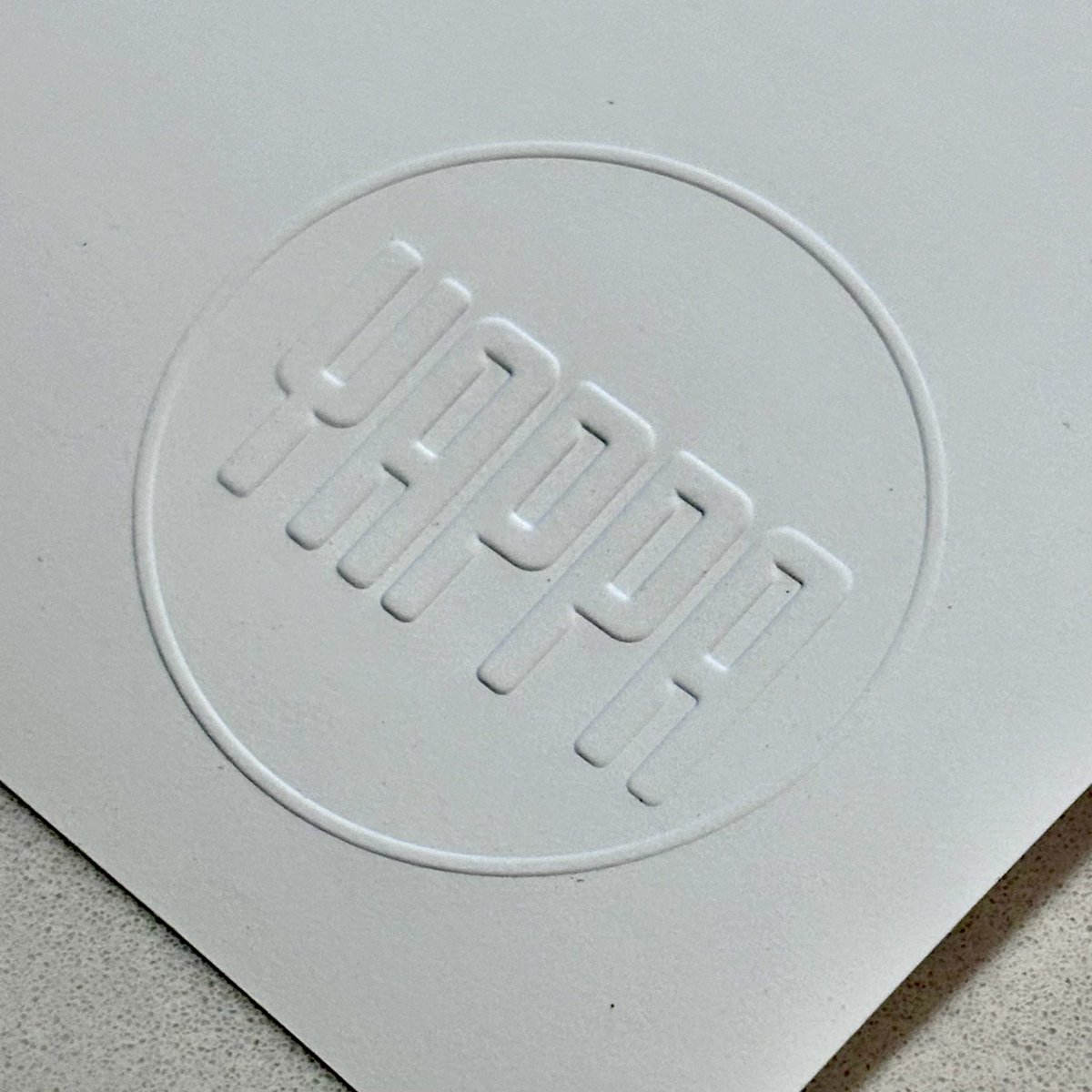 yappastudio's tweet image. Embossing your prints 🤌🏻

#art #print #emboss #signature