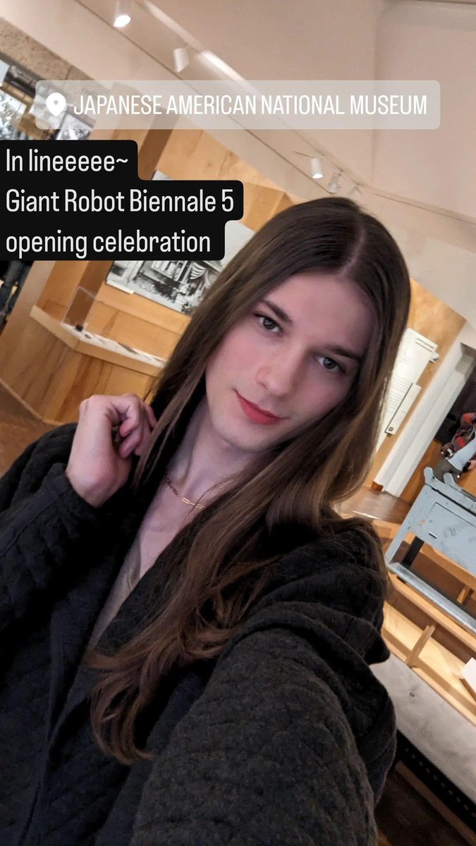 _bladeprincess's tweet image. I went to the Biennale 5 opening and it was AMAZINGG!!! The art is awesome 🥹🥹 #giantrobot