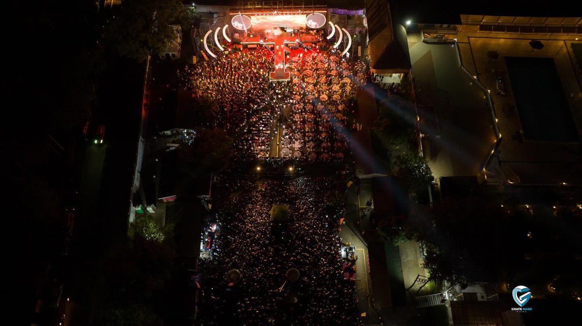 LydiahJazmine's tweet image. 1st MARCH 2024 WENT DOWN IN HISTORY!! AFRICANA SURELY ASKED FOR WATER!🥳🙌🏾🙌🏾🙌🏾
THANK YOU MY PEOPLE! 🥹❤️ #firstbornconcert #lydiajazminelive WAS A HUGEEE SUCCESS!✍🏾 mwebale nyo banaUganda okunjagala bwemuti 🥰 Mukama abawe kyemusinga okwagala bantubange 🙏🏾