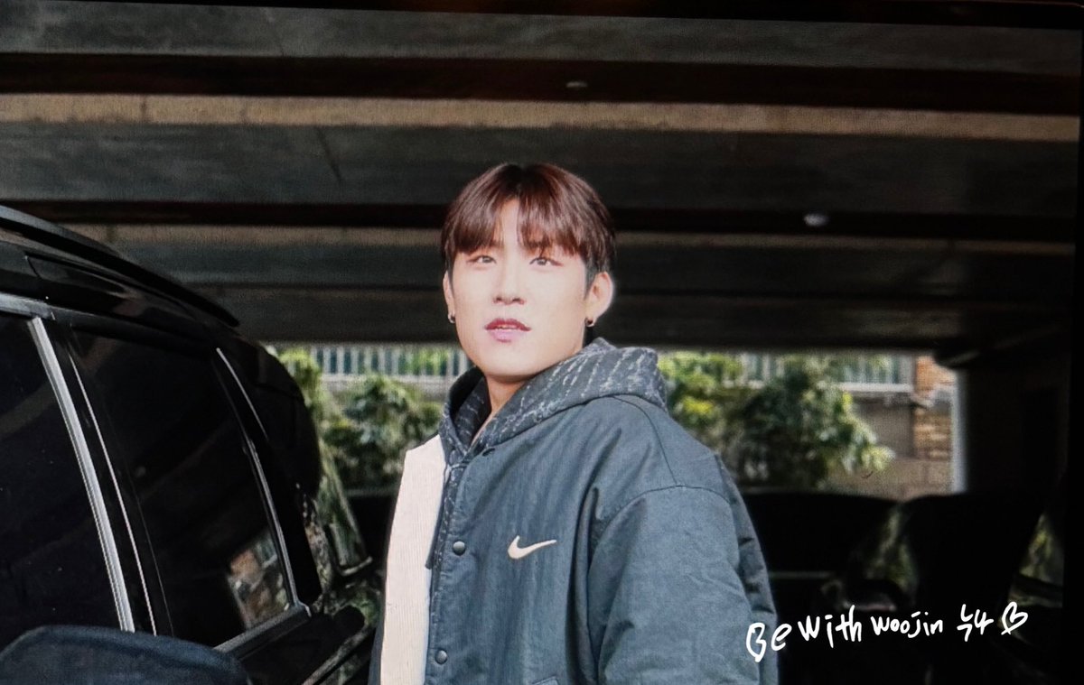 BeWoojin's tweet photo. 240302 Music&amp;Drama Fan sign  퇴근previews
#에이비식스 
#GRAB_ME
 #박우진 https://t.co/Jvzd6gEWSk
